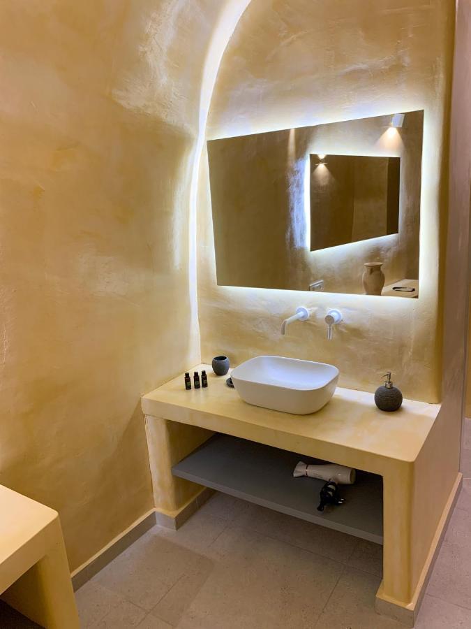 M Residence Santorini Conelia Cave Fira  Bagian luar foto