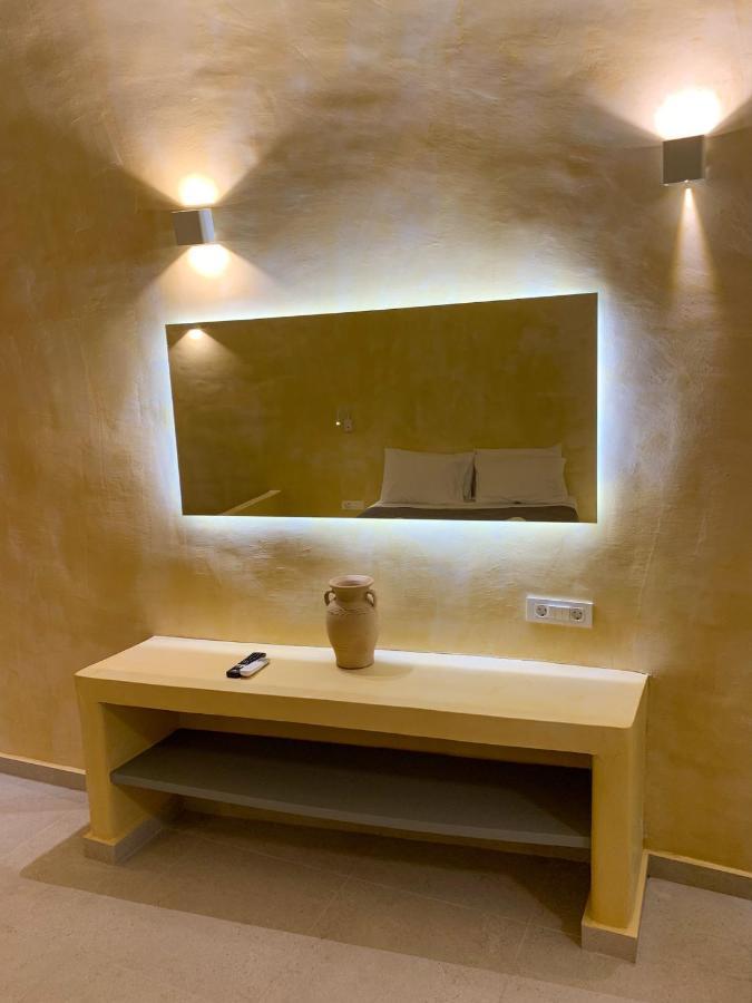 M Residence Santorini Conelia Cave Fira  Bagian luar foto